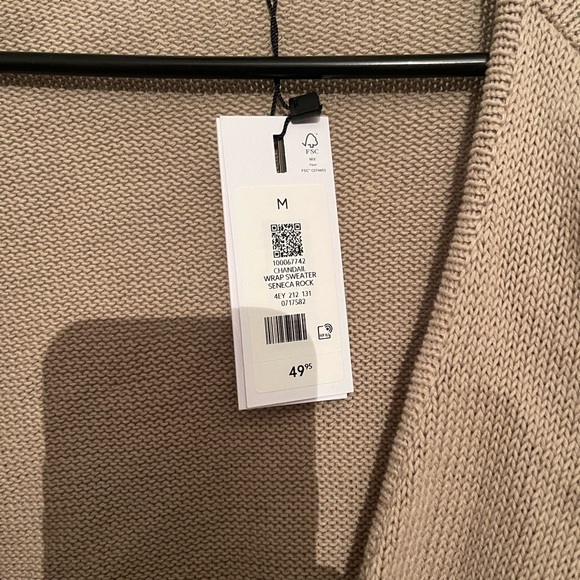 Female shirt - Picture 2 of 2